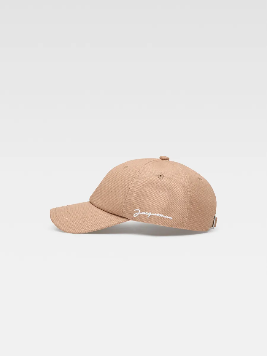 

Фирменная бейсболка Каскетта Жакмюса Jacquemus, бежевый