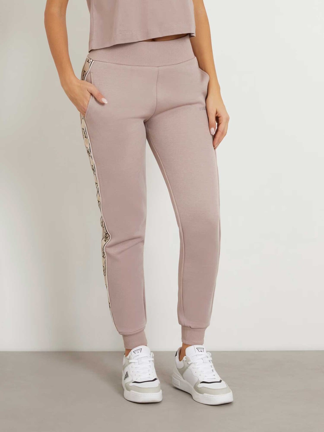 

Спортивные брюки Guess BRITNEY JOGGER, бежевый