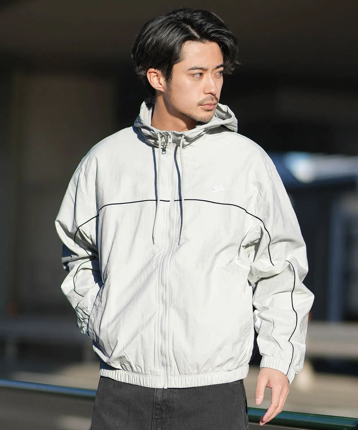 Куртка Nike AS M Club Athlete Jacket, лёгкая, серая — фото 2