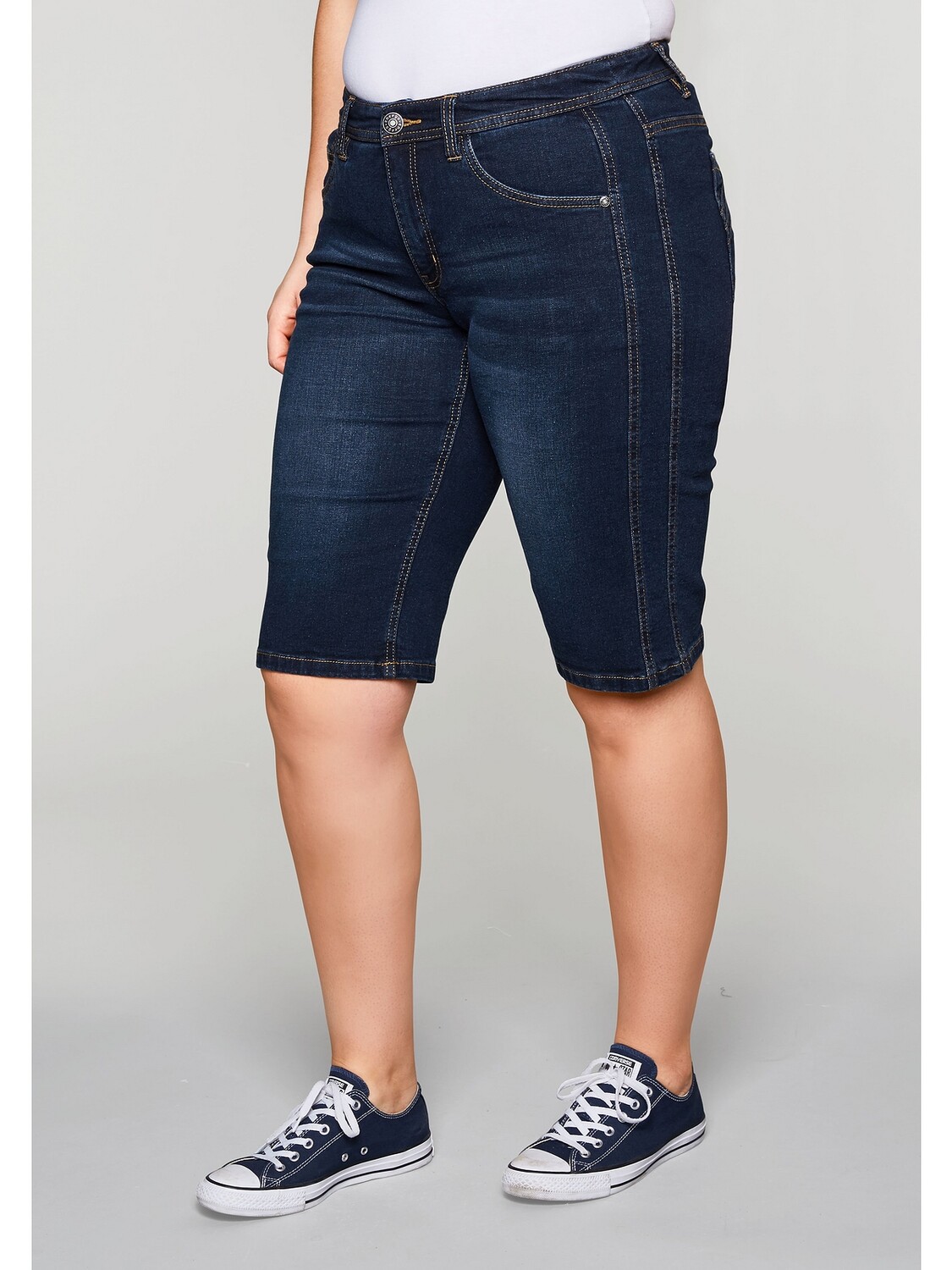 

Джинсы sheego Bermudas, цвет dark blue Denim