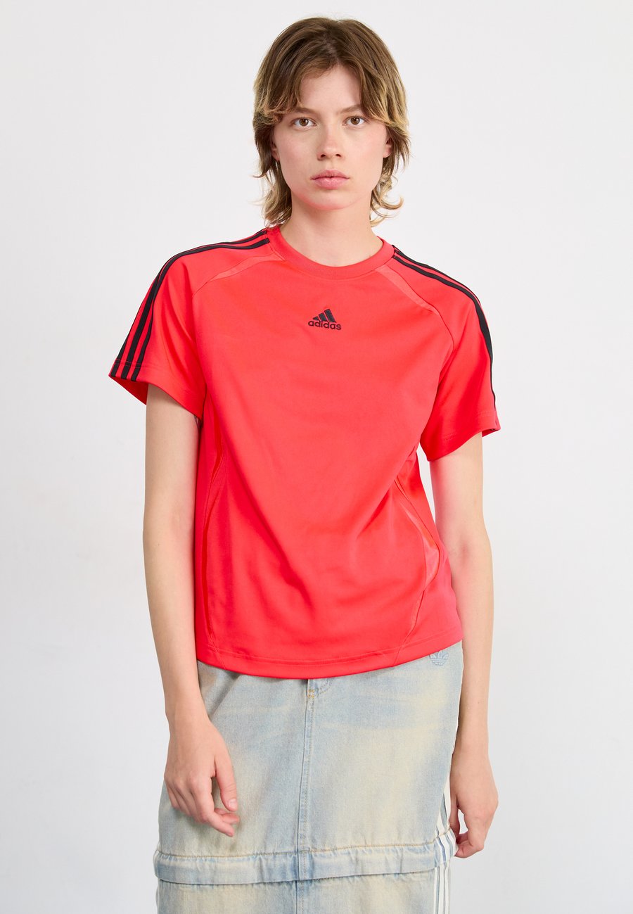 Футболка Adidas Originals TEAMGEIST TEE, Lucid Red/Black/Red — фото 4