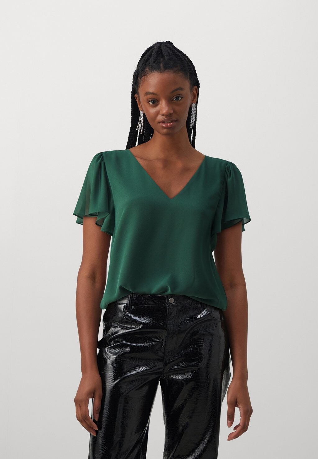 

Базовая футболка Vimicada Vneck VILA, цвет pine needle