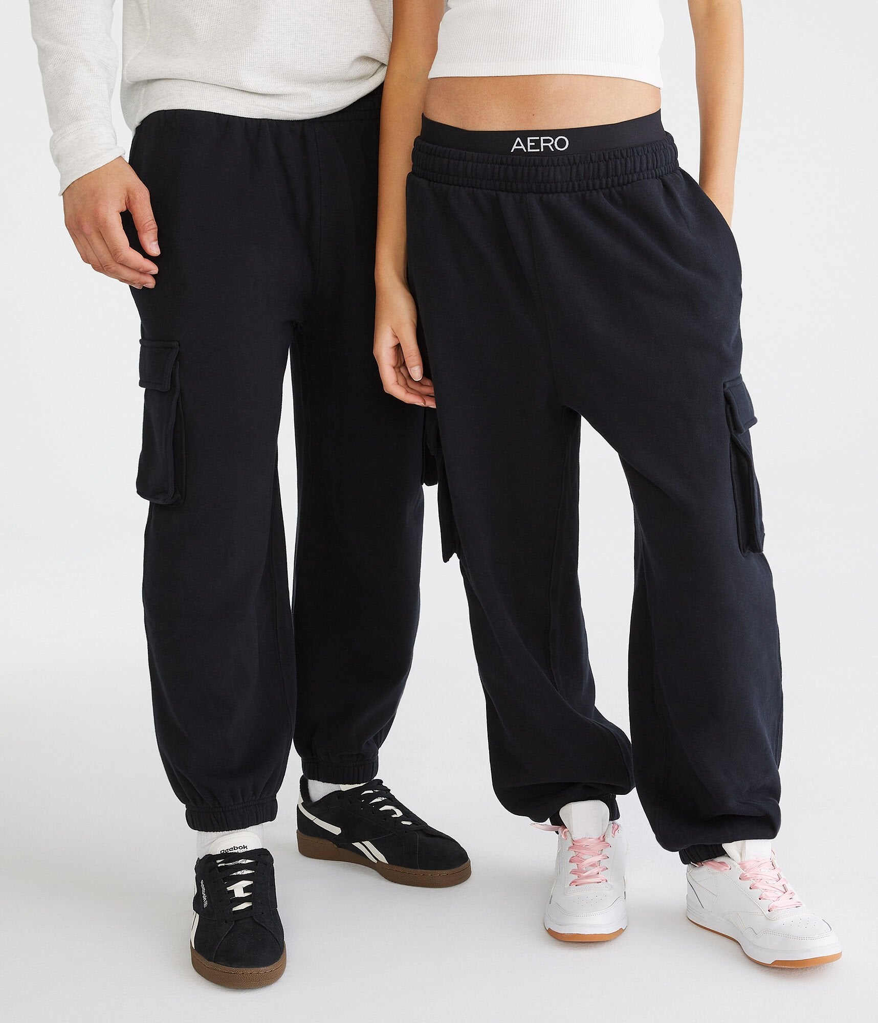 

Aeropostale Essentials Cargo Джоггеры, черный