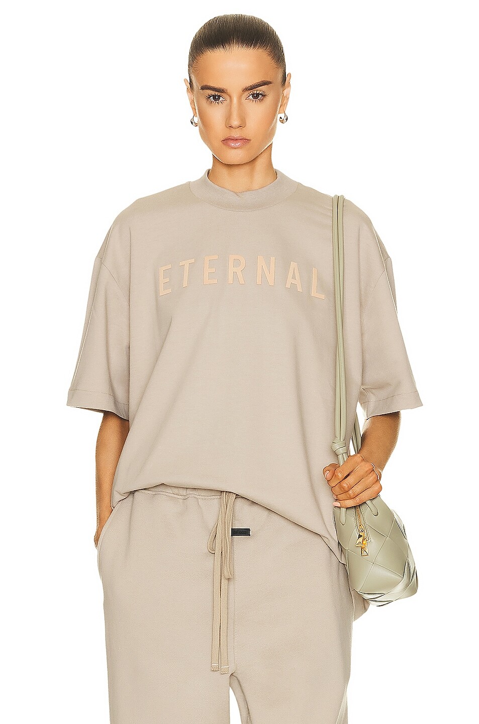 

Футболка Fear Of God Eternal, цвет dusty beige