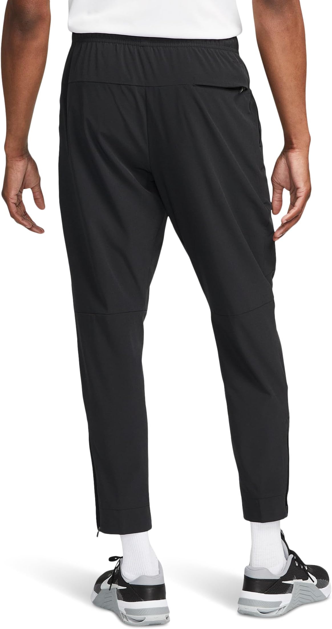 Мужские универсальные зауженные брюки Unlimited Dri-FIT Nike, Black/Black/Black — фото 2