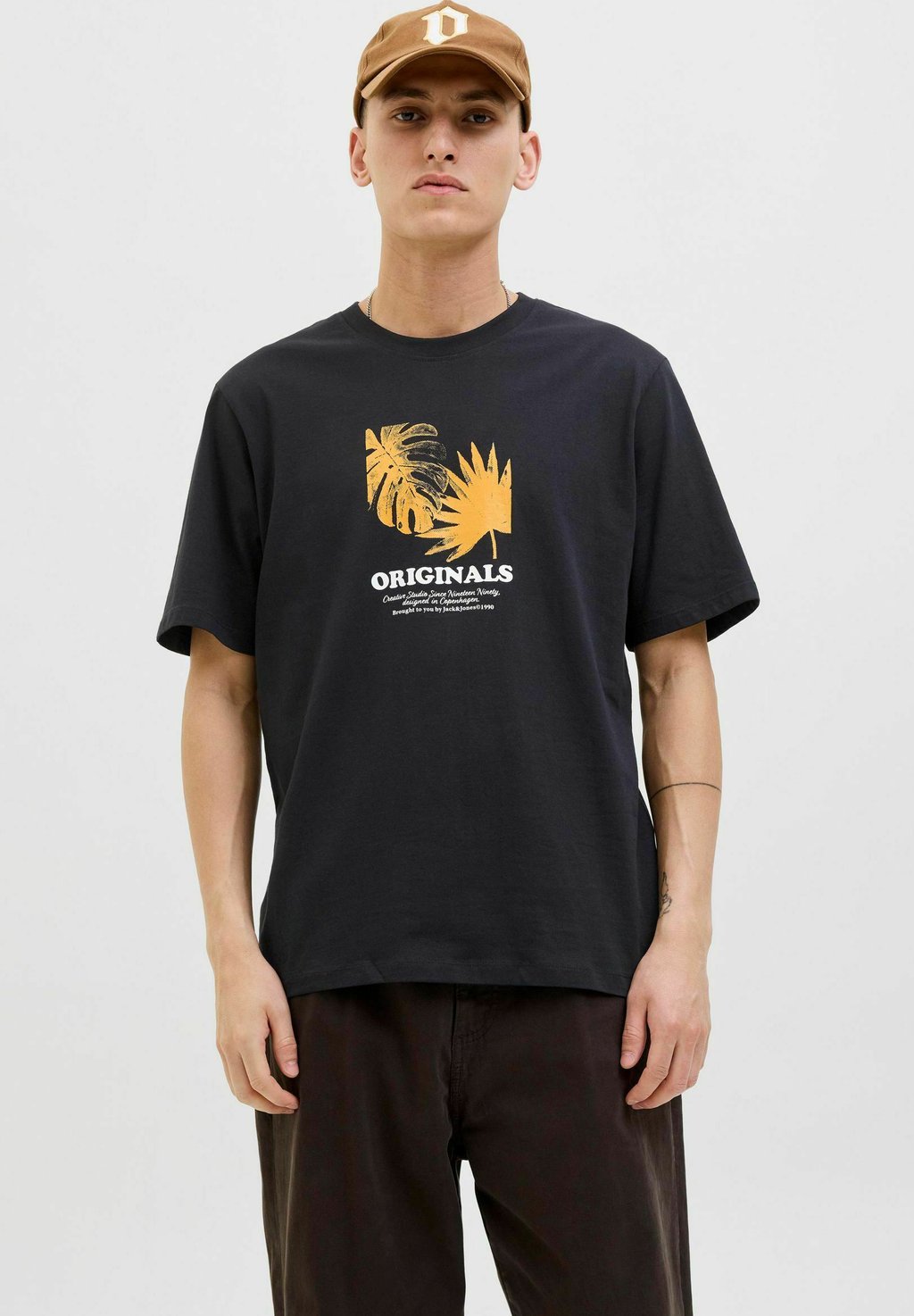

Футболка с принтом GEDRUCKT RUNDHALSAUSSCHNITT Jack & Jones, черный