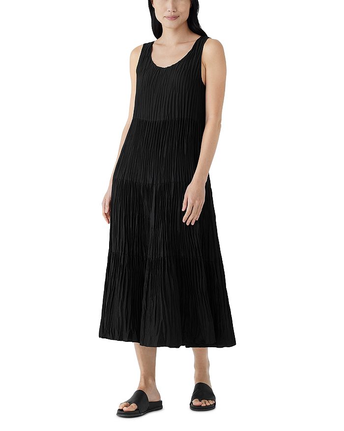 

Платье миди из жатого шелка с ярусами Eileen Fisher, черный