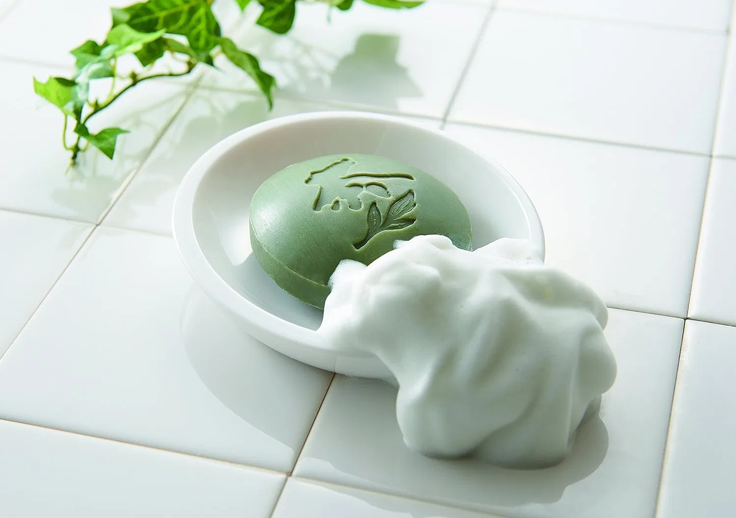 Мыло чайное Aimedia Medicated Tea Soap 80 г — фото 4