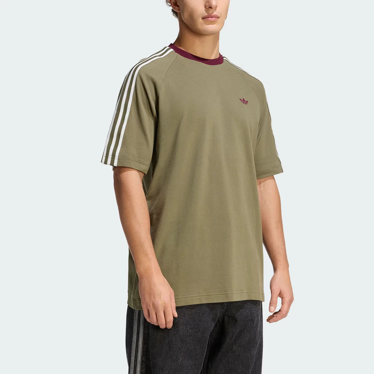 Adidas Originals Футболка мужская Strata оливково-зеленая с круглым вырезом — фото 4