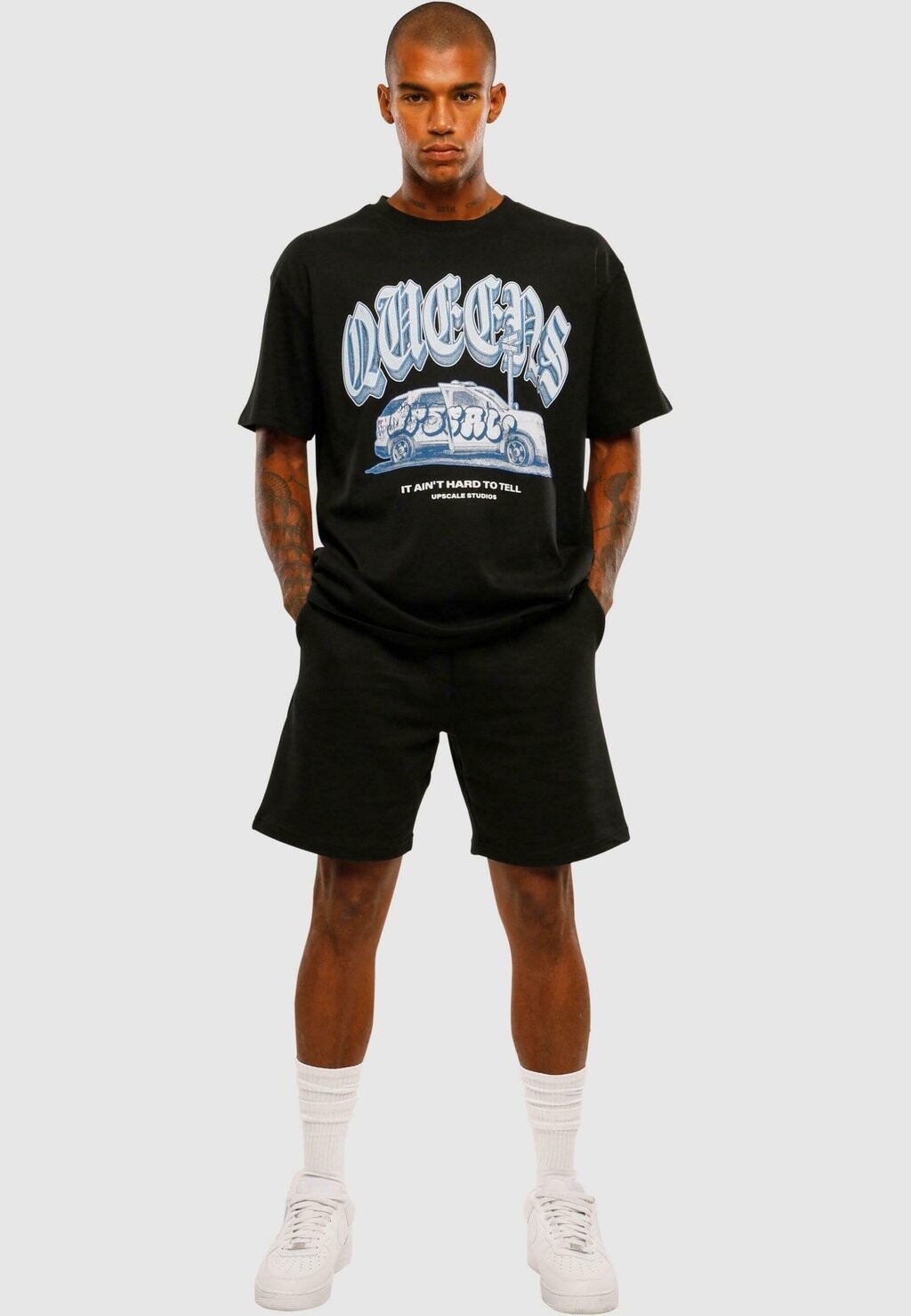 

Футболка с принтом QUEENS Upscale by Mister Tee, цвет black