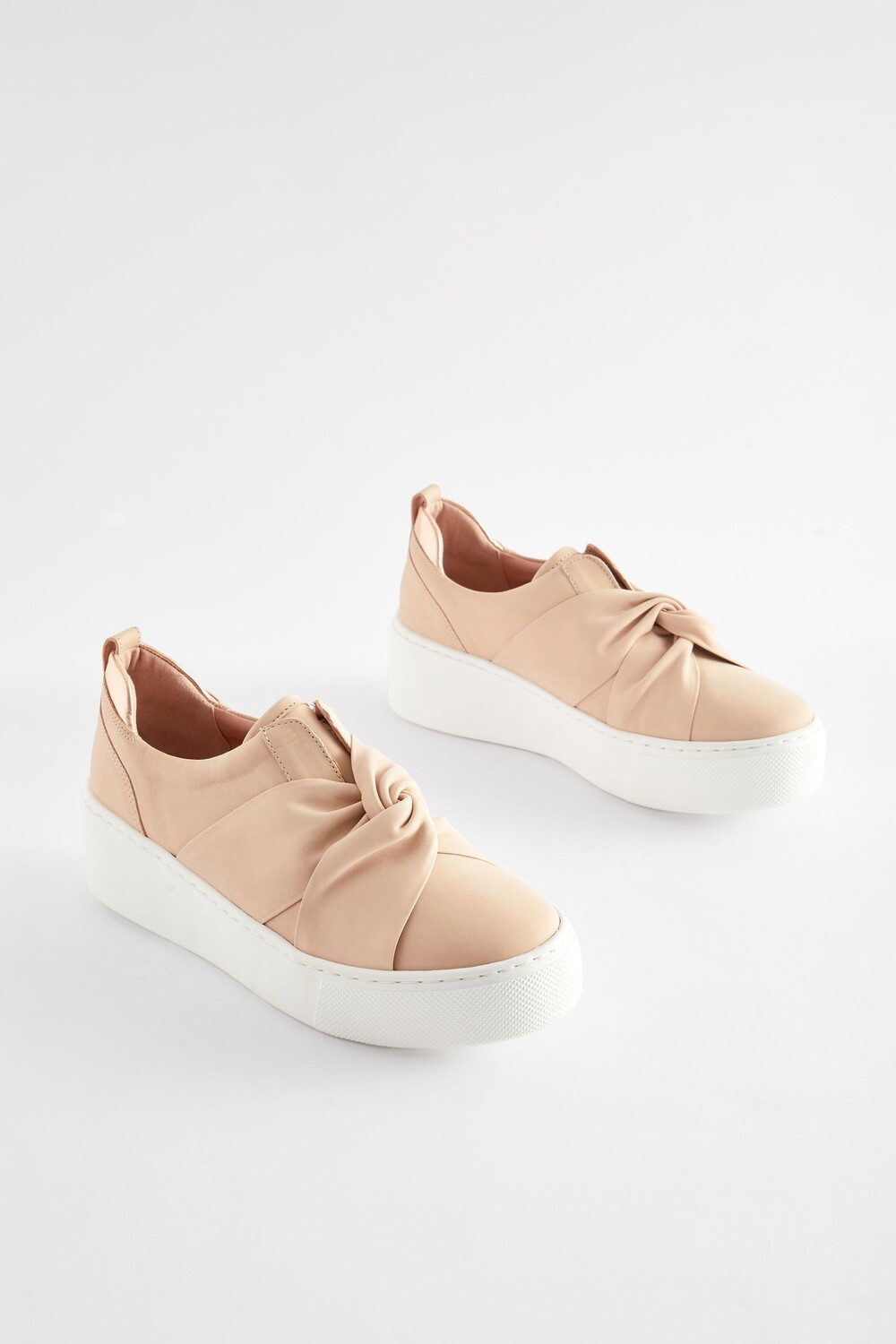 Кожаные спортивные кроссовки Signature Forever Comfort на толстой подошве Next, белый