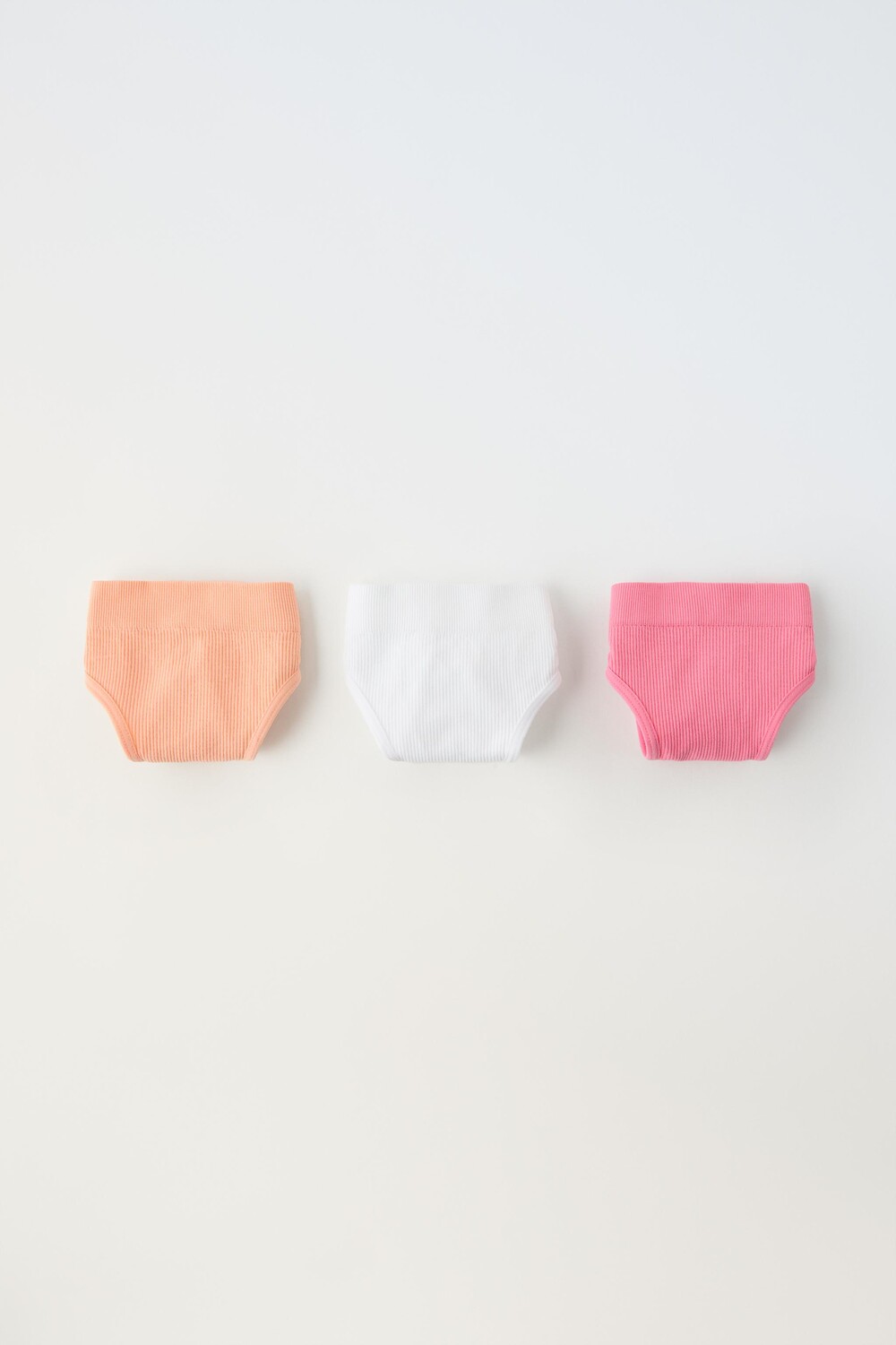 

8-14 лет/упаковка из трех бесшовных трусов ZARA, цвет tangerine