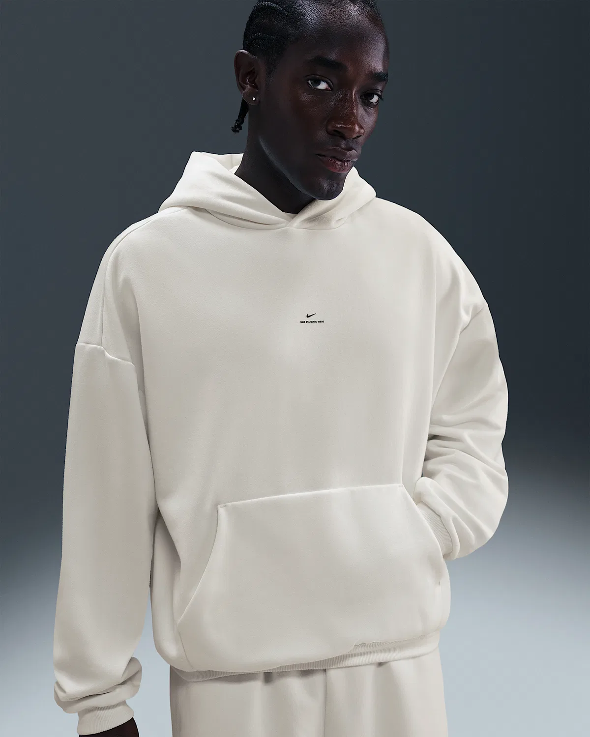Мужская флисовая баскетбольная худи-пуловер Nike Standard Issue Therma-FIT, Sail/Black