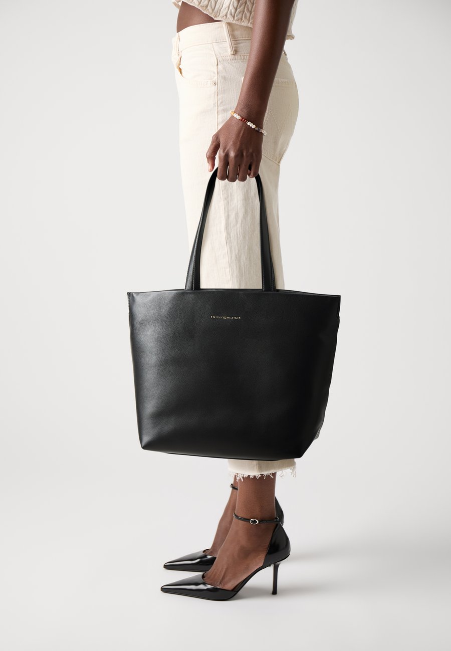 

Сумка-шоппер Tommy Hilfiger LOGOTAPE TOTE, Black