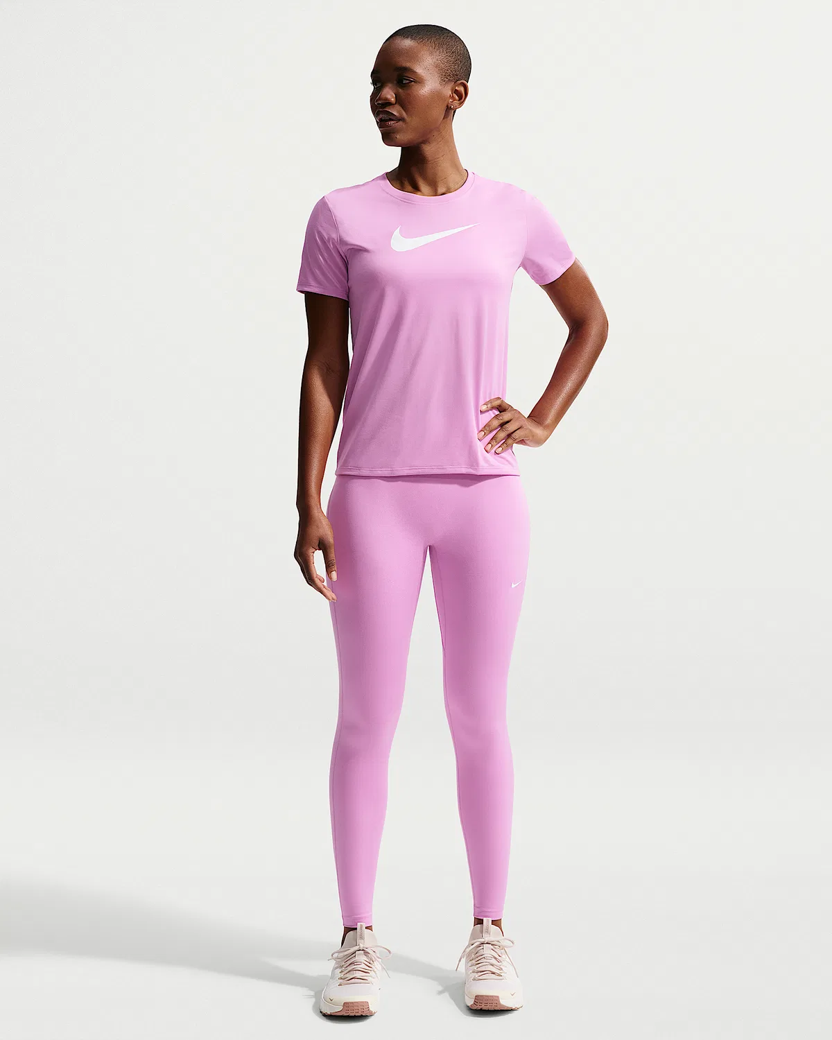 Женская футболка Nike Dri-FIT с принтом, Light Magenta/White — фото 4