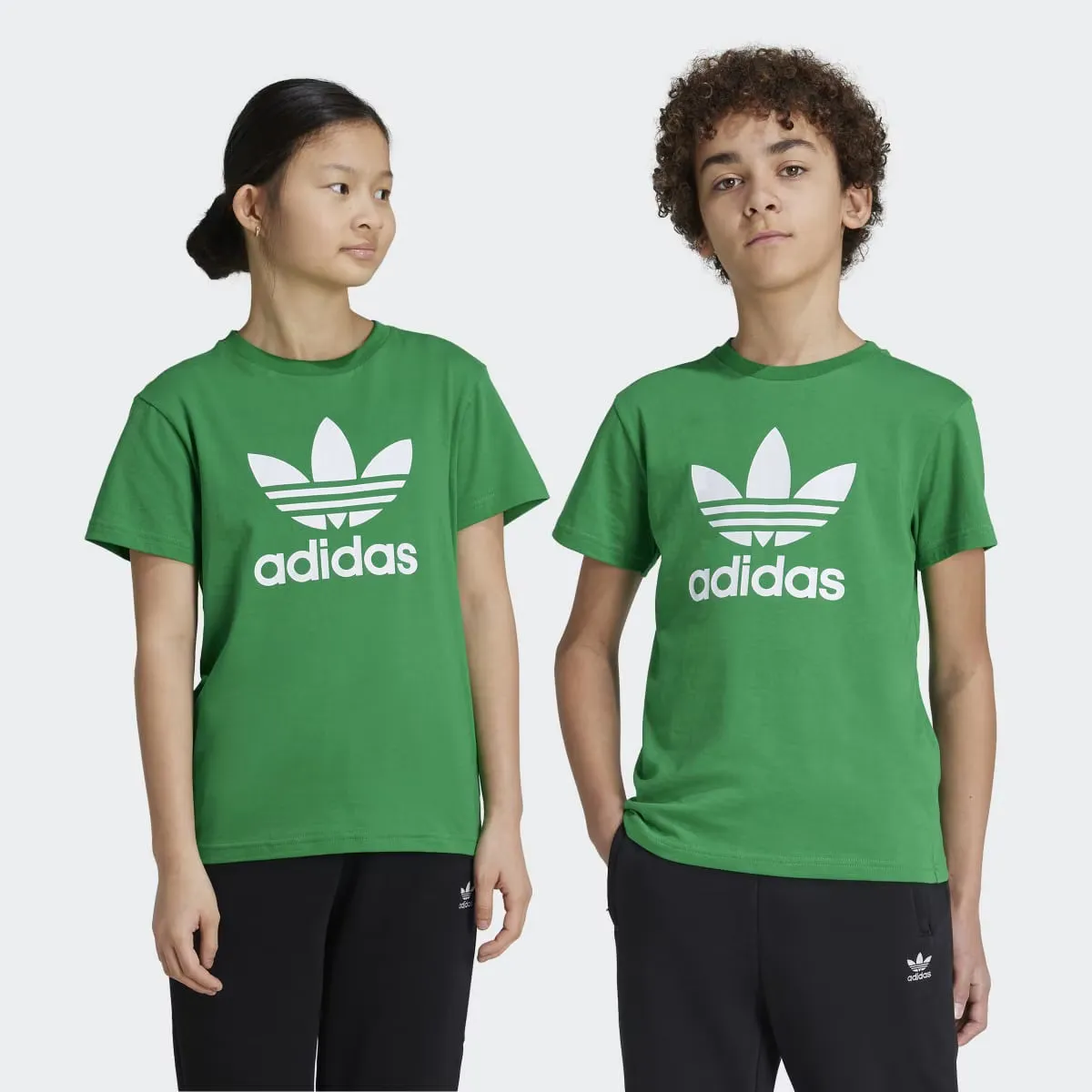 

Детская футболка Adidas Adicolor Trefoil, зеленый