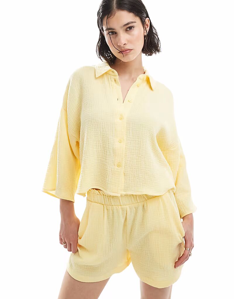 

Укороченная фактурная рубашка бледно-желтого цвета - ЖЕЛТЫЙ Vero Moda