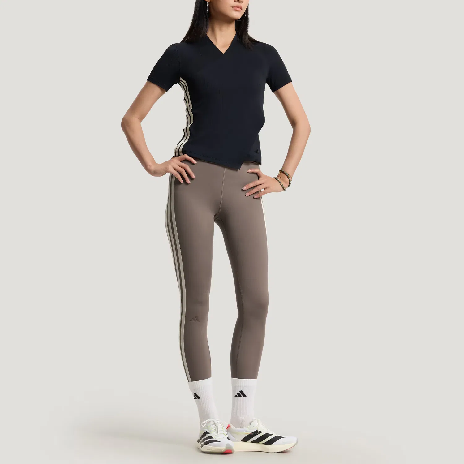 Футболка женская V-neck Black Adidas — фото 4