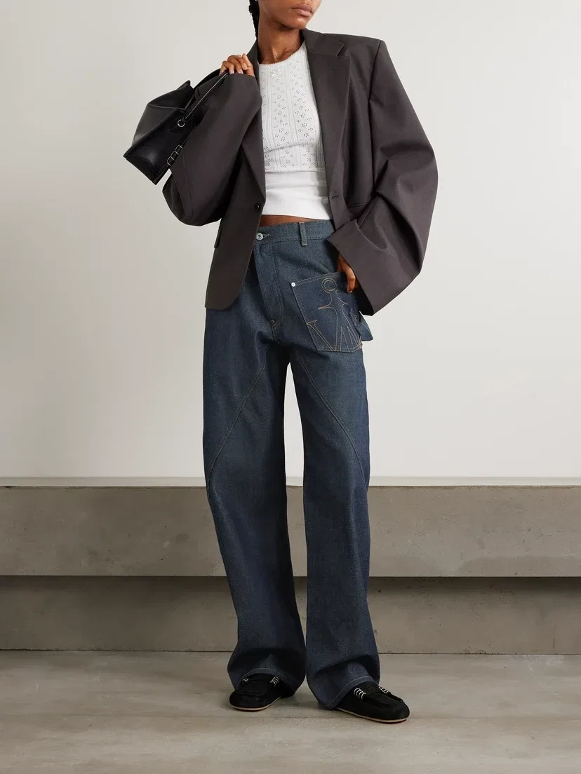 Джинсы с высокой посадкой JW ANDERSON Twisted асимметричные с вышивкой, синий — фото 2