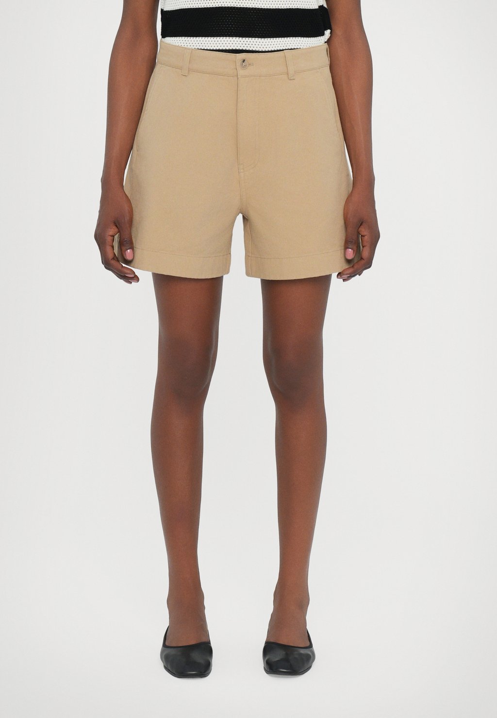

Шорты BAGGY Filippa K, бежевый