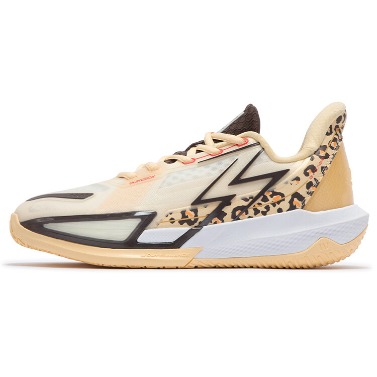 

Баскетбольные кроссовки Big3 4.0 QUICK Basketball Shoes Women's Low-Top Light Vanilla / Java 361°, цвет Light vanilla