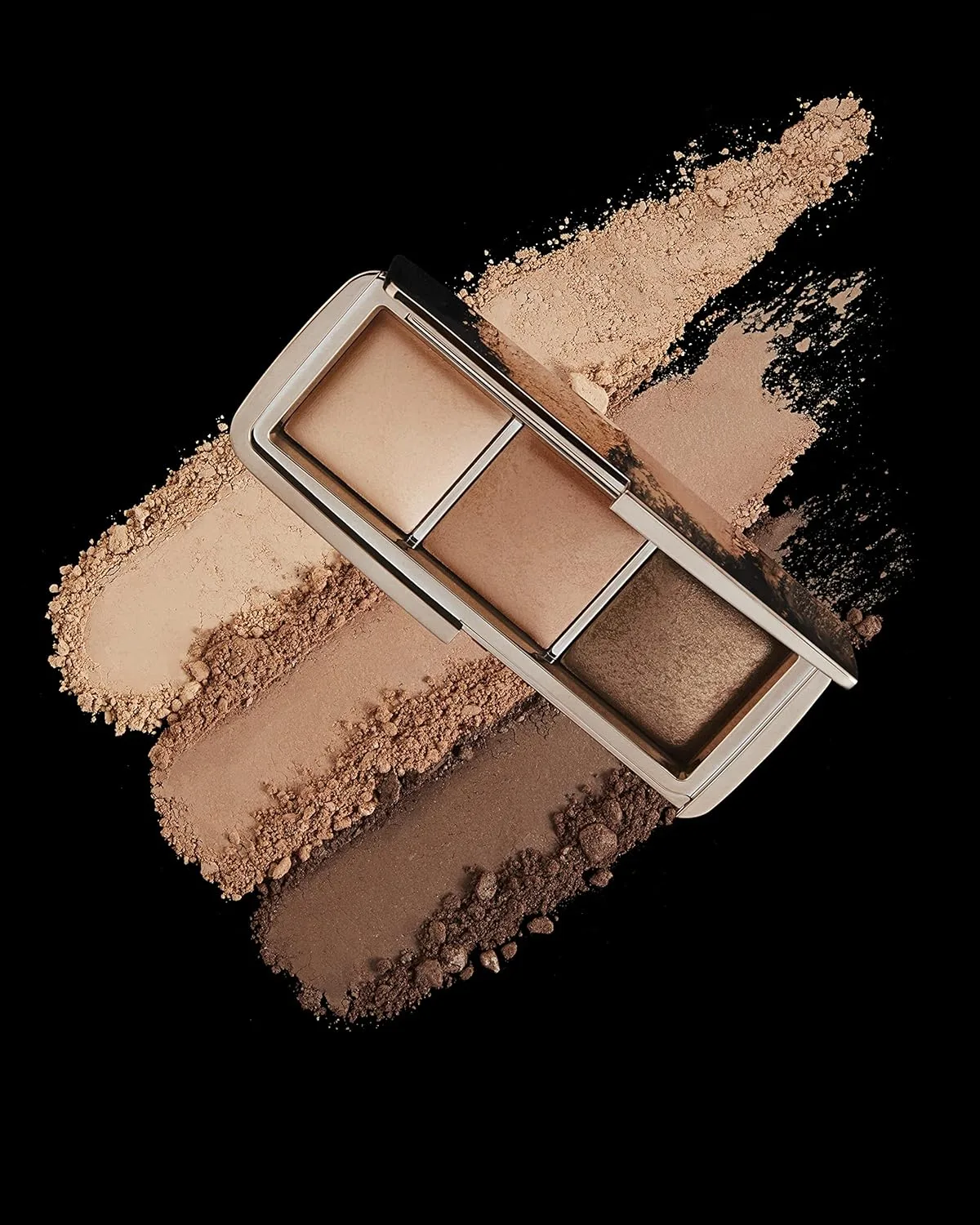 Палитра хайлайтеров Hourglass Ambient Lighting. Палитра из трех оттенков для идеального цвета лица. Не тестируется на животных и подходит для веганов. Том 2, Vol 2 — фото 2