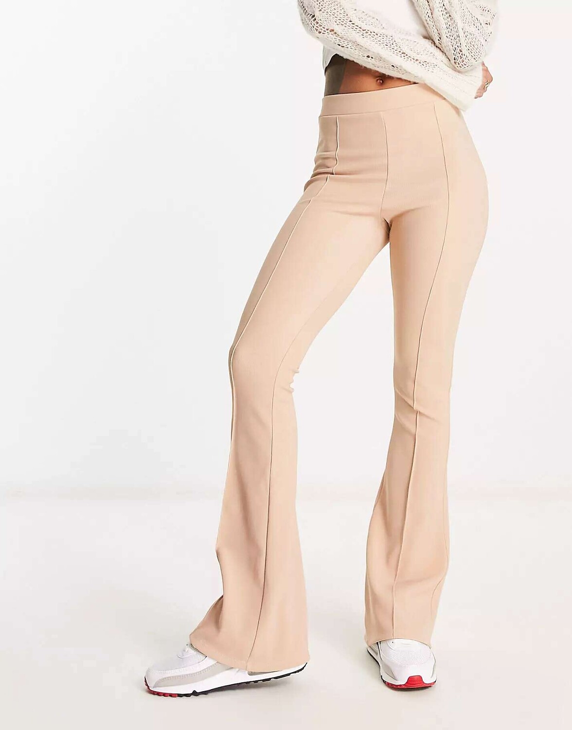 

Цветные расклешенные брюки в рубчик ASOS