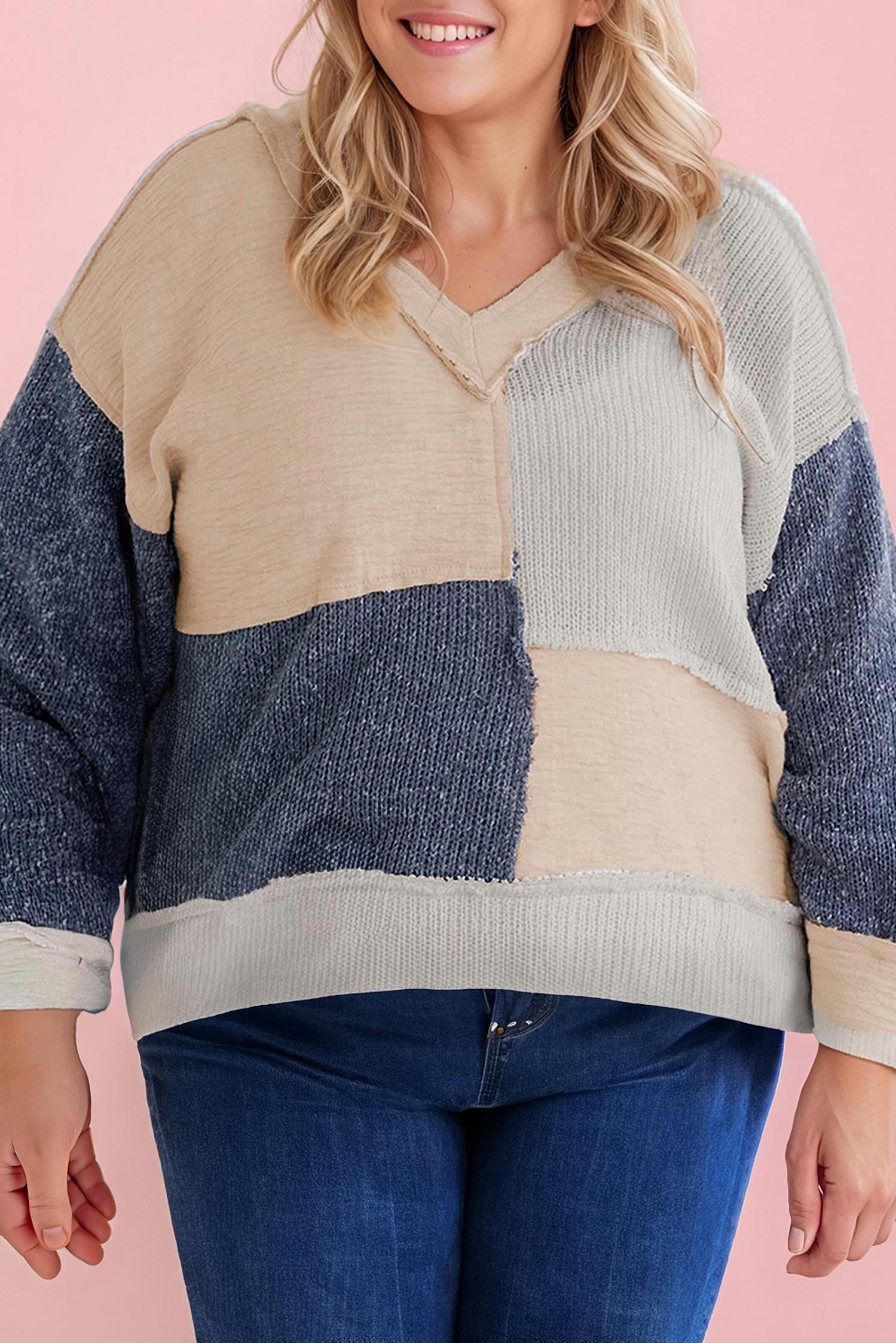 

Топ с V-образным вырезом, цветными блоками и текстурной заплаткой - Plus, цвет Ashleigh Blue 66DISCO