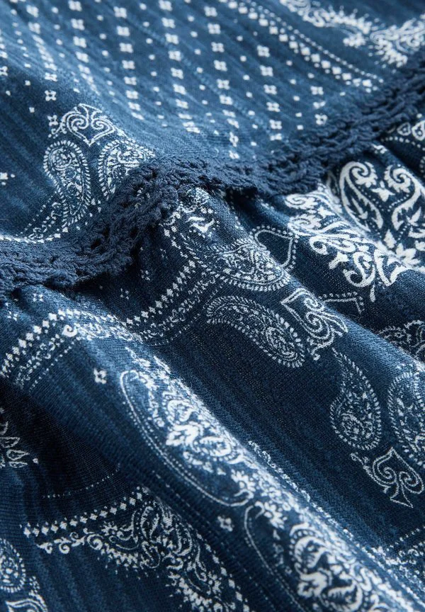 Длинная юбка-макси с ярусами, прямого кроя. Next, Blue /Ecru Bandana Print — фото 3