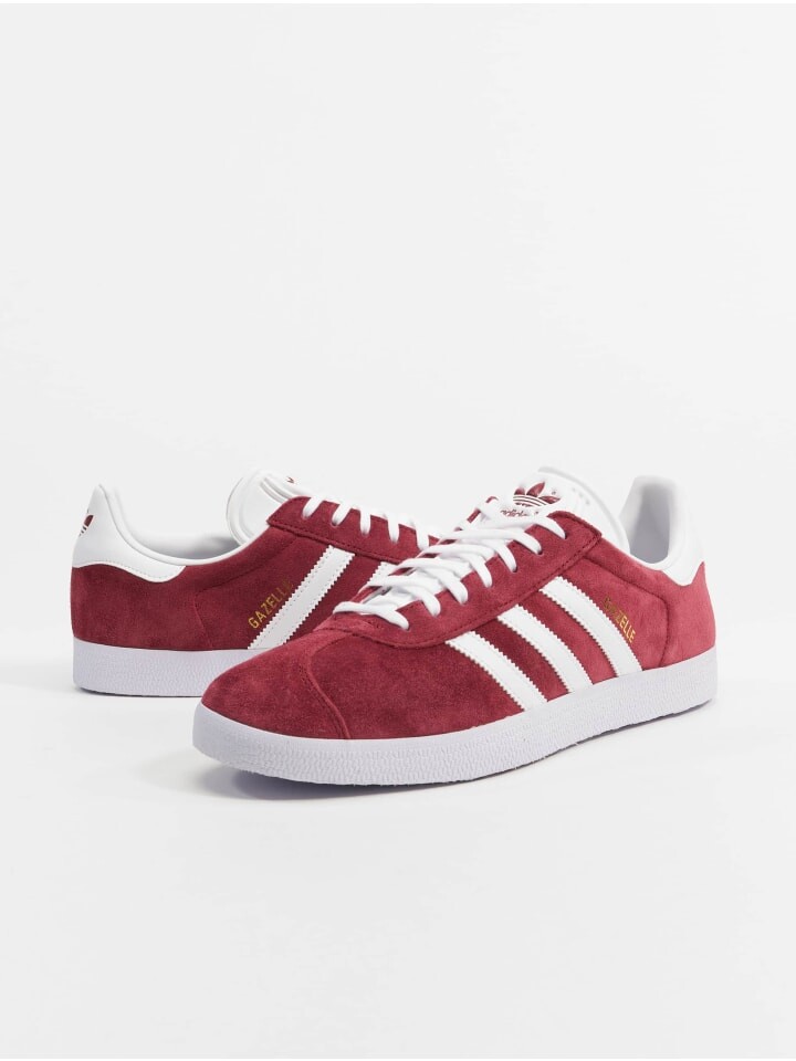 Кроссовки на шнуровке adidas, цвет burgundy/footwear white