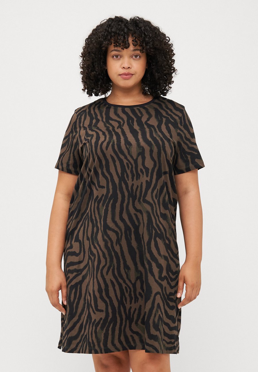 

Платье ONLY Carmakoma CARLULU LIFE O NECK DRESS , Forest Night /Dark Green