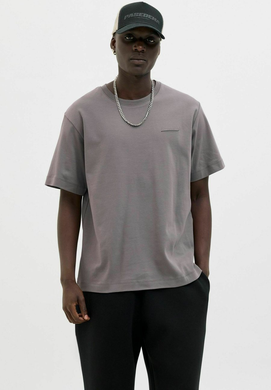 

Футболка Jack & Jones Basic T-shirt, City Skyline/Stone Blue Denim