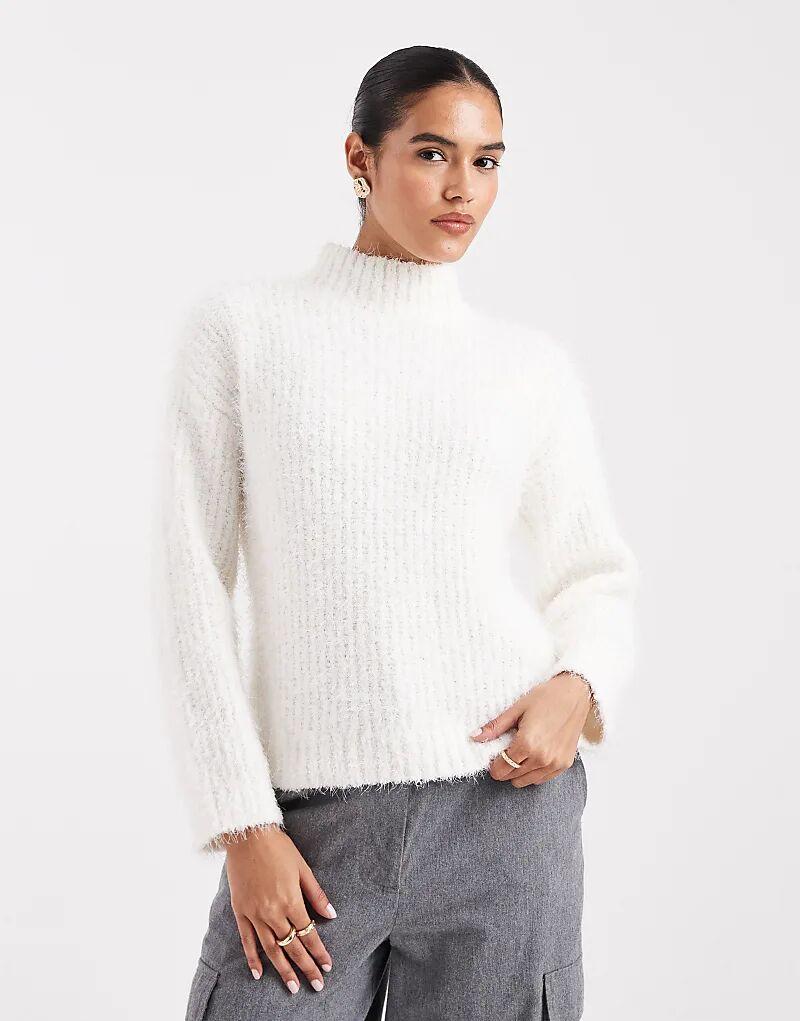 

Пушистый джемпер New Look из шенилла кремового цвета