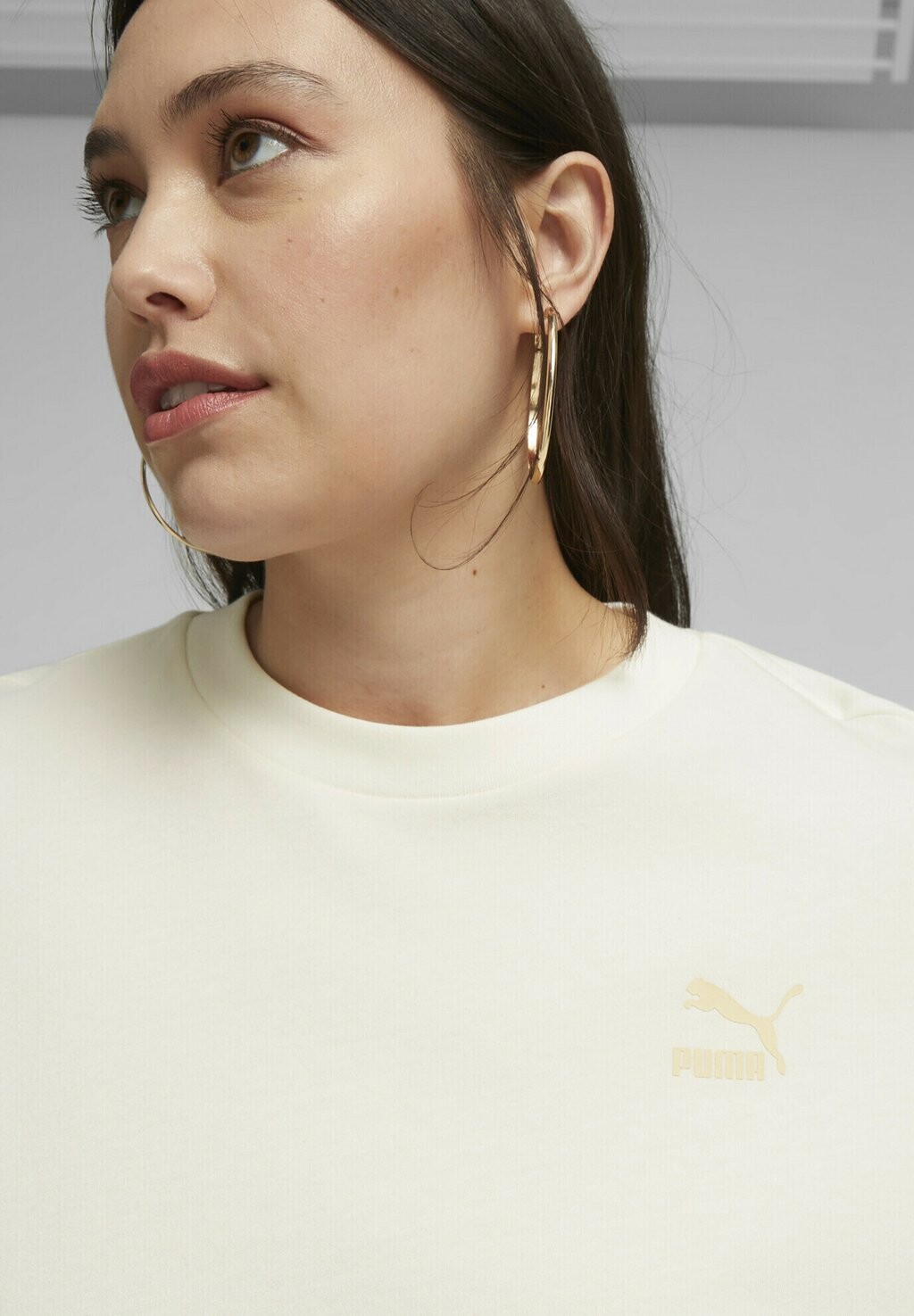 

Базовая футболка КЛАССИКА Puma, без цвета