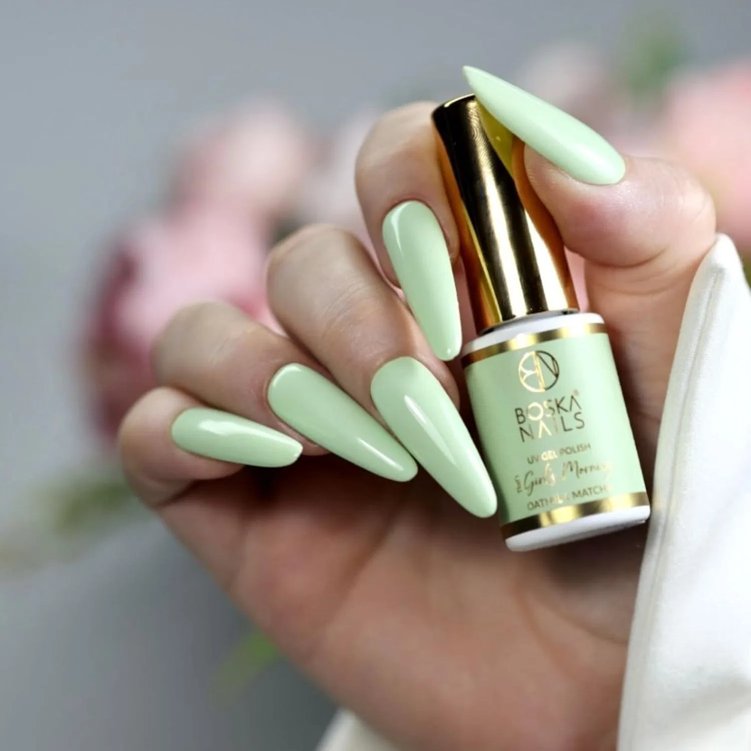 Гибридный гель-лак для ногтей Boska Nails UV LED «Oatmilk Matcha» № 565, зеленый, 6 мл Boska Nails, Oatmilk Matcha No. 565 — фото 3