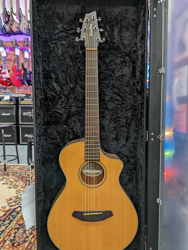 

Акустическая гитара Breedlove Discovery Companion CE 2010s - Natural