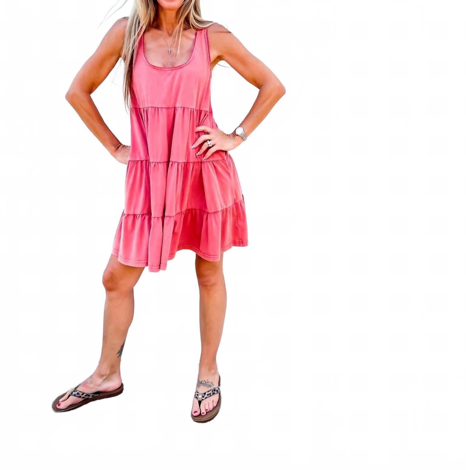 

Загорелая и завитая хлопковая майка-мини платье в цвете выстиранный красный Hem & Thread