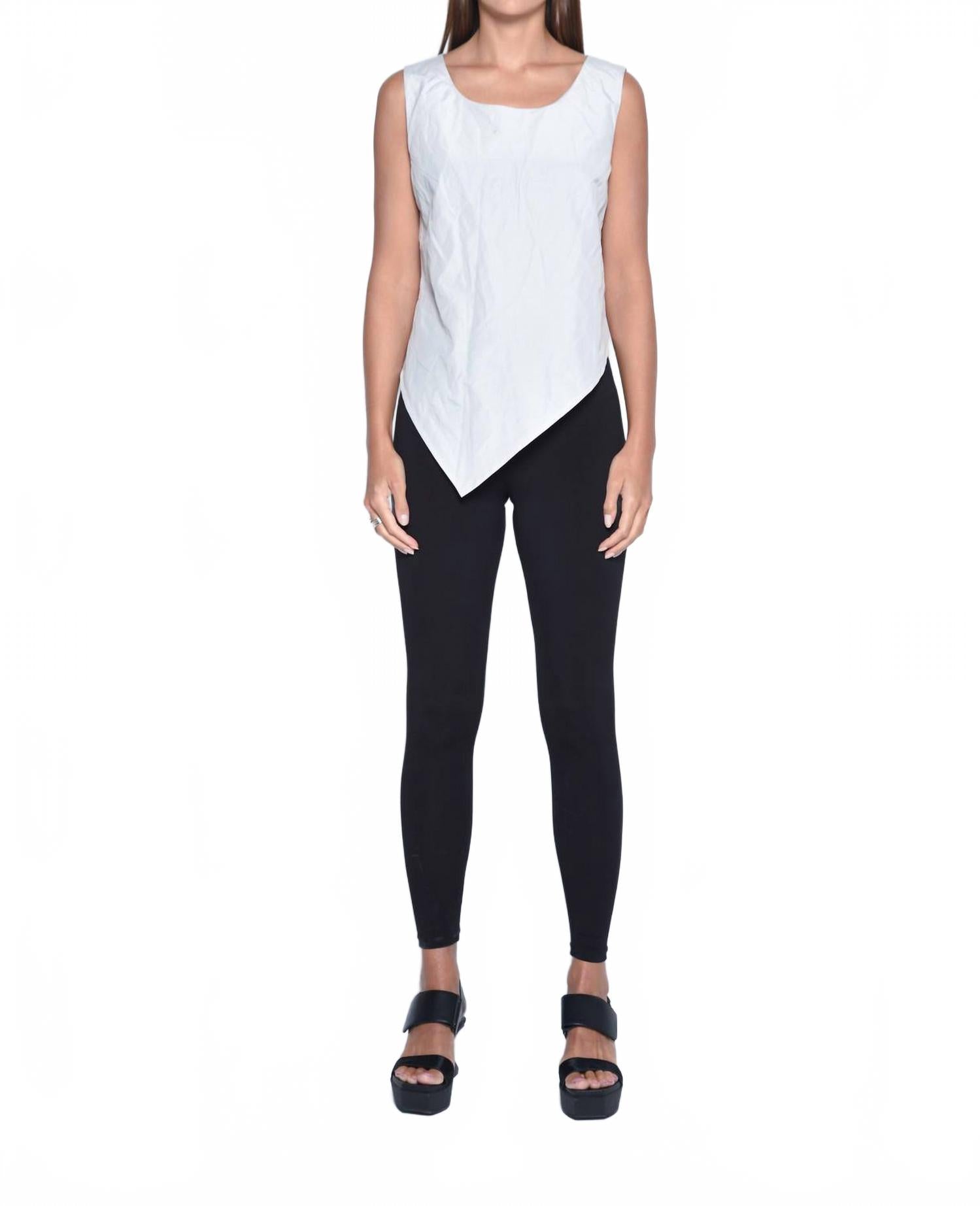 

Футболка с асимметричным подолом в серебристом цвете Simply Mila