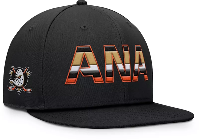 

Черная регулируемая кепка NHL для взрослых Anaheim Ducks 2024-2025 Authentic Pro Rink Fanatics