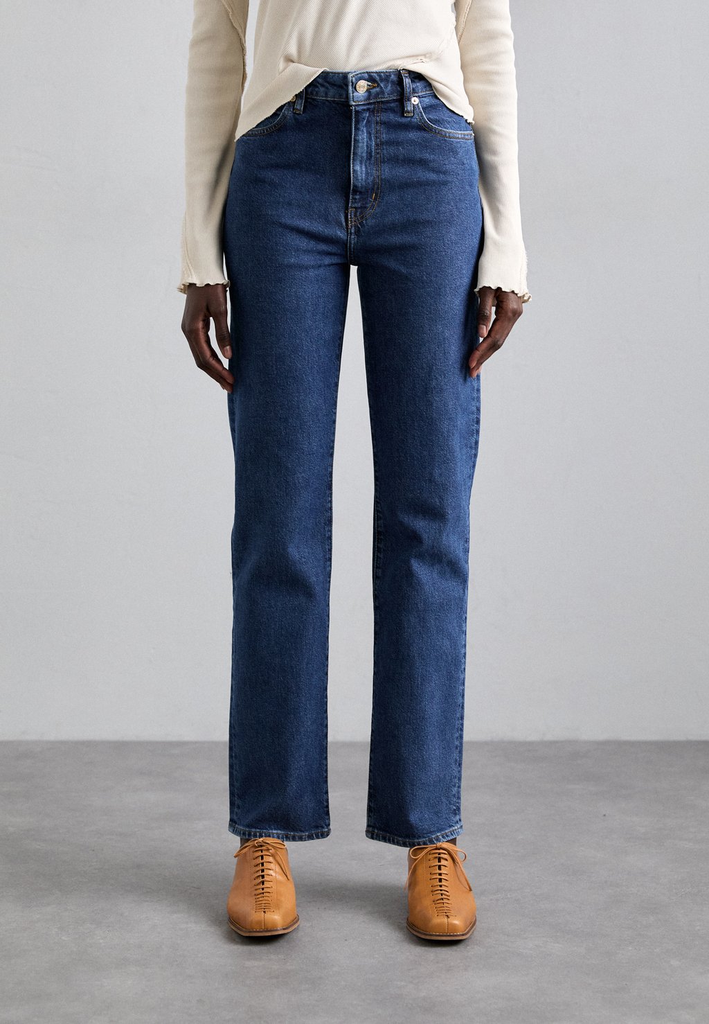 

Джинсы прямого кроя THE RULER FRAME, цвет Dark-Blue Denim