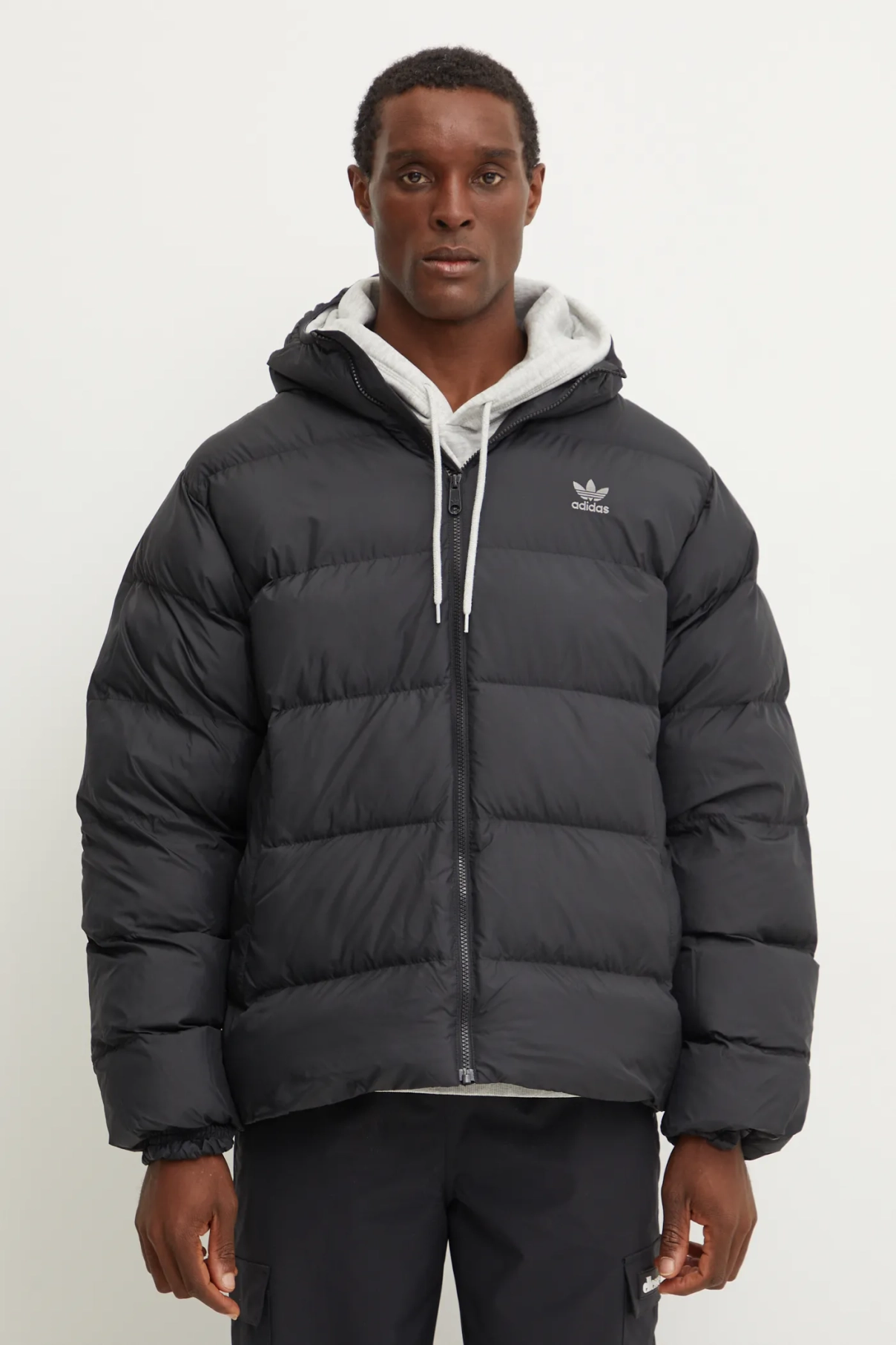 

Коммерческий пуховик adidas Originals, черный