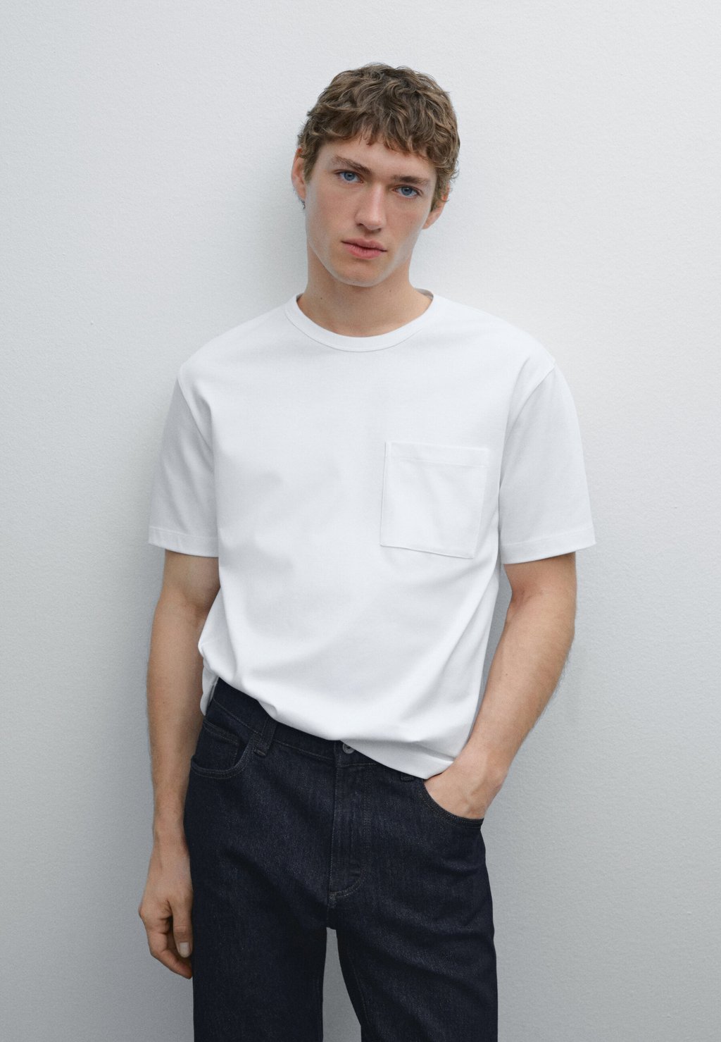 

Базовая футболка SHORT SLEEVE Massimo Dutti, белый