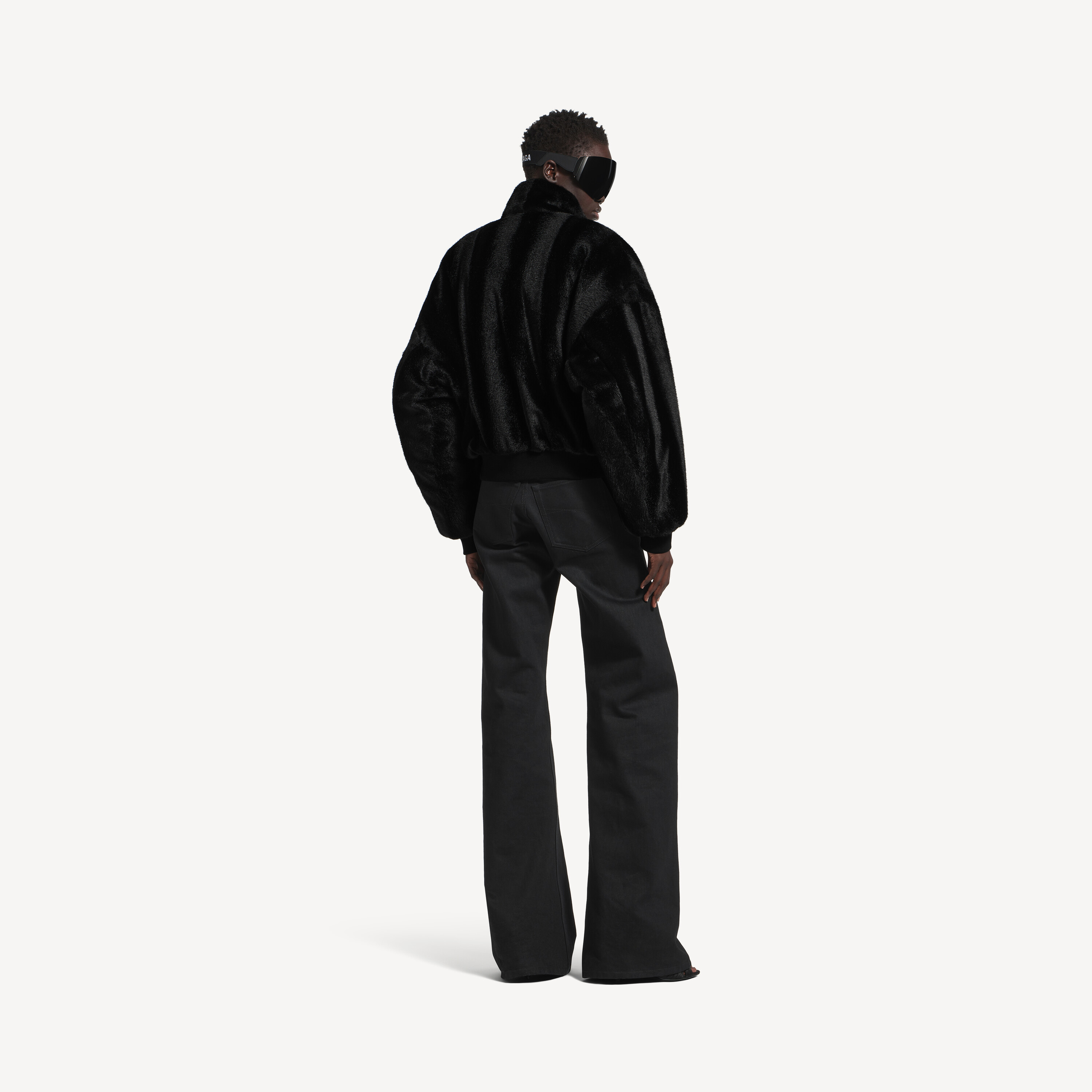 Женская укороченная куртка черного цвета BALENCIAGA, черный — фото 3