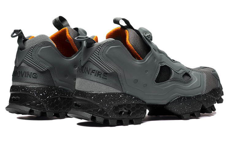 Беговые кроссовки Reebok SMG x InstaPump Fury OG 'Medium Grey Bold Orange', серый — фото 4