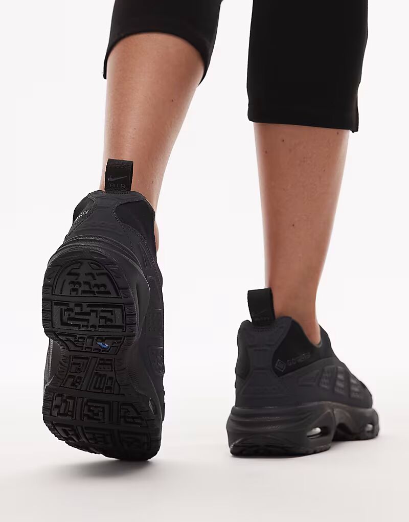 Кроссовки Nike Air Max SNDR GORE-TEX в цвете «тройной черный» — фото 4