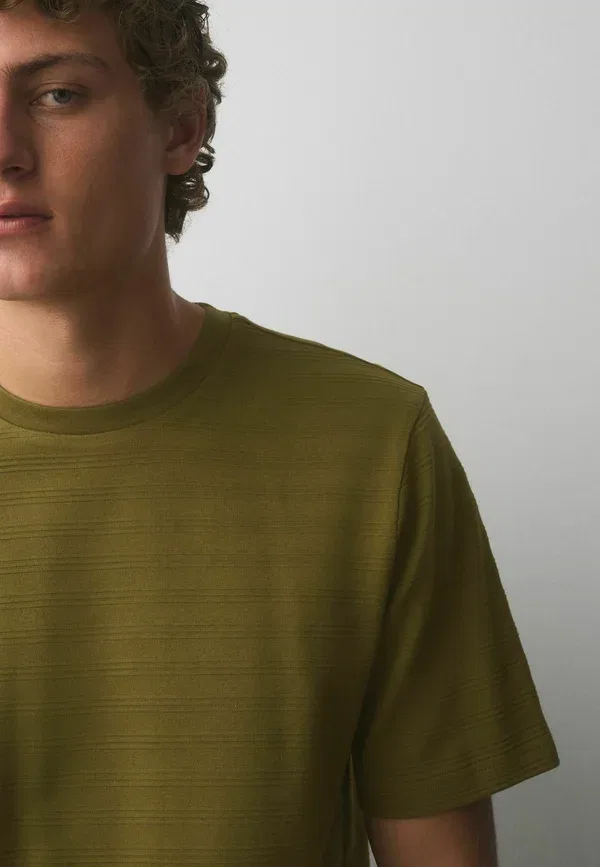 Футболка N.Premium Smart Textured Regular Fit T-Shirt, зеленая — фото 4
