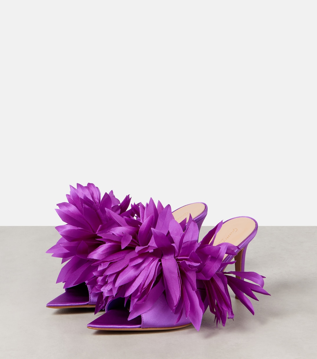 Туфли-лодочки Daniah 85 из креп-сатина с украшением Gianvito Rossi, Orchid — фото 4