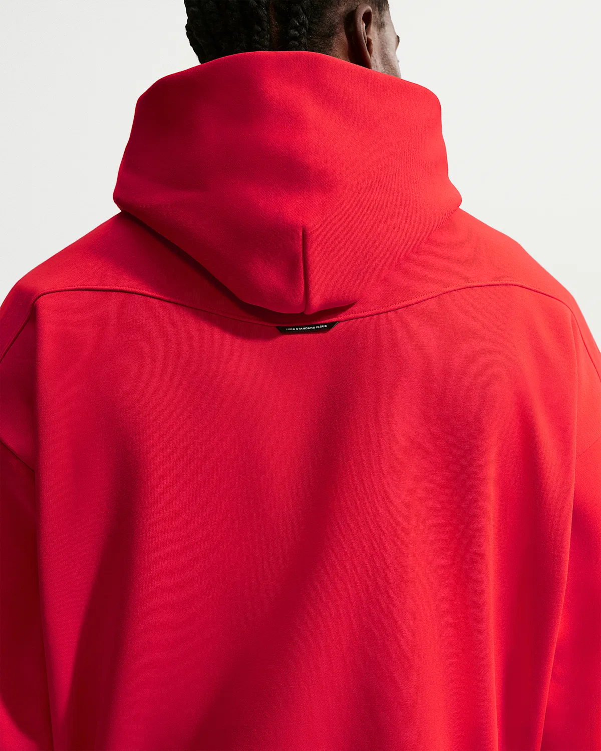 Мужская флисовая баскетбольная худи-пуловер Nike Standard Issue Therma-FIT, University Red/Pale Ivory — фото 2