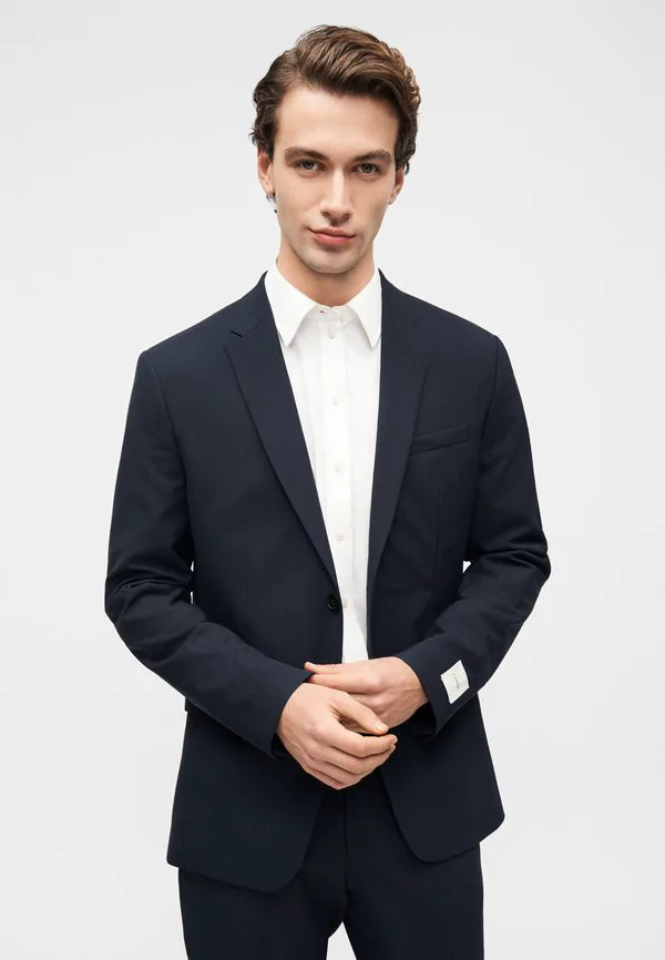 Классический итальянский классический пиджак. Calvin Klein, Dark Sapphire — фото 4