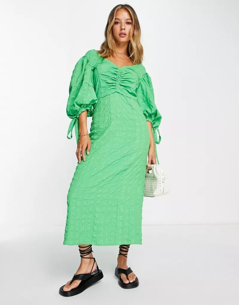 

Зеленое платье миди из жатого хлопка с объемными рукавами Topshop